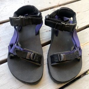 Vintage Teva Universal sandals